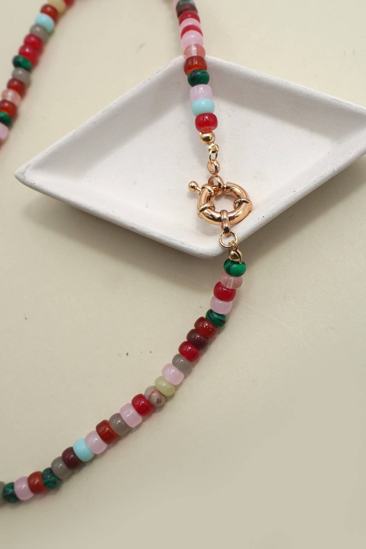 NATURAL STONE CHARM SPRING CLASP BEADED NECKLACE | 40NK9467