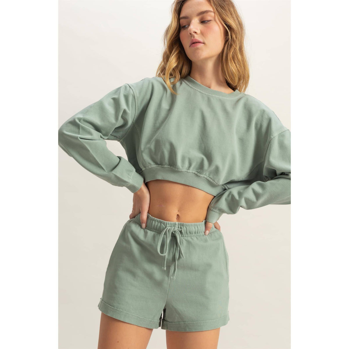 Crew Neck Long Sleeve Crop Sweatshirt
